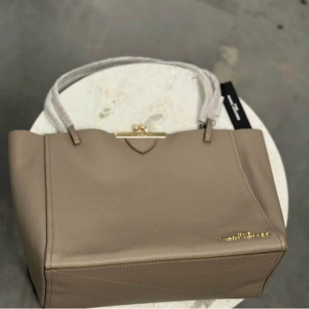NWT Marc Jacob's Tote Bag in cement - Picture 4 of 15